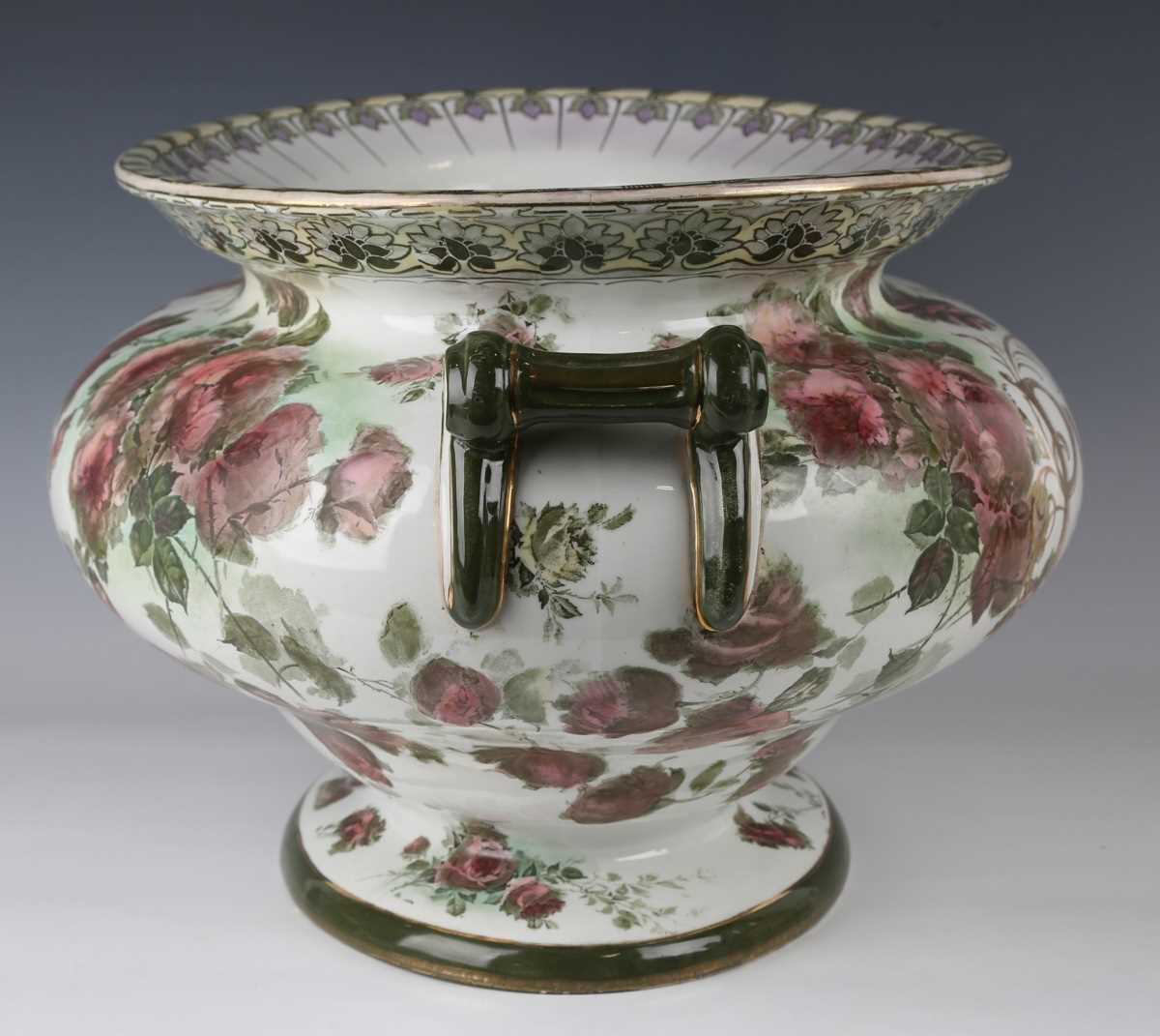 A large Royal Doulton 'Pure Milk' two-handled oval footed bowl, early 20th century, printed and - Bild 5 aus 7