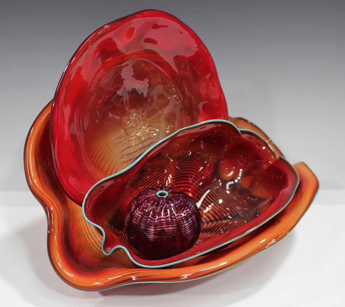 A Dale Chihuly studio art glass four-piece Persian set, dated 1987, in a violet and carmine red - Image 3 of 5