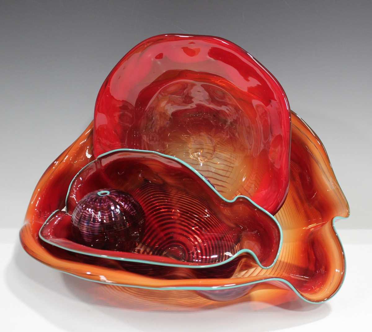 A Dale Chihuly studio art glass four-piece Persian set, dated 1987, in a violet and carmine red - Image 4 of 5