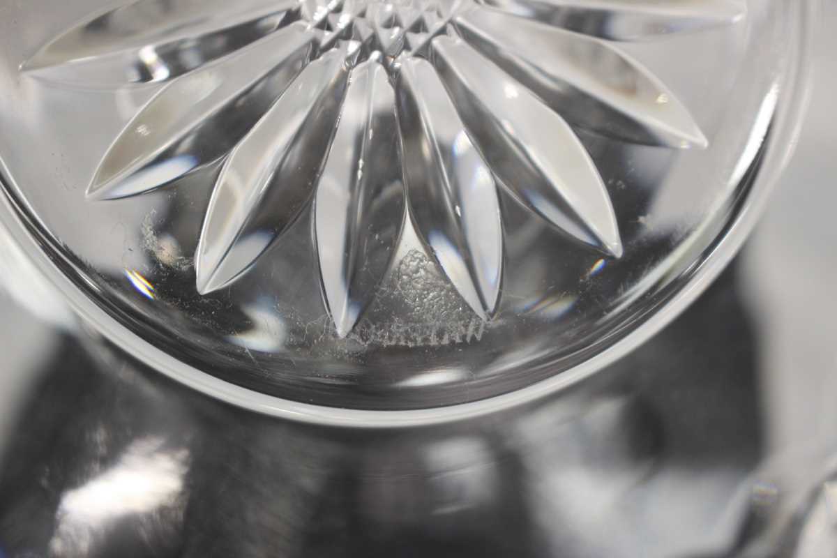 A Waterford Crystal cut glass Sunflower bowl from the Flora & Fauna Collection, acid etched mark - Bild 3 aus 4