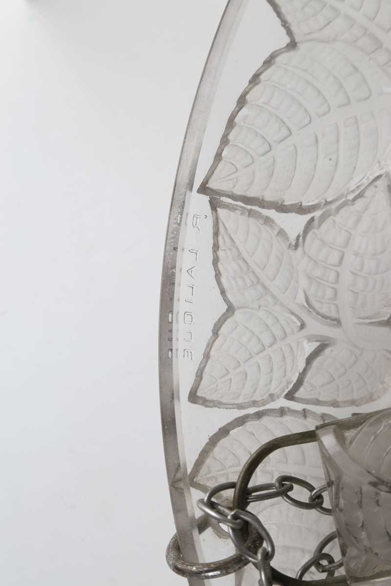 An Art Deco Lalique frosted and clear glass Charmes pattern plafonnier, designed 1924, moulded - Image 5 of 6