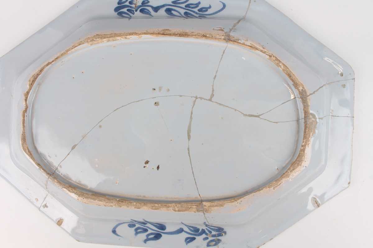 A delft octagonal plate and matching dish, Liverpool or Dublin, circa 1770, painted in blue with - Image 23 of 23