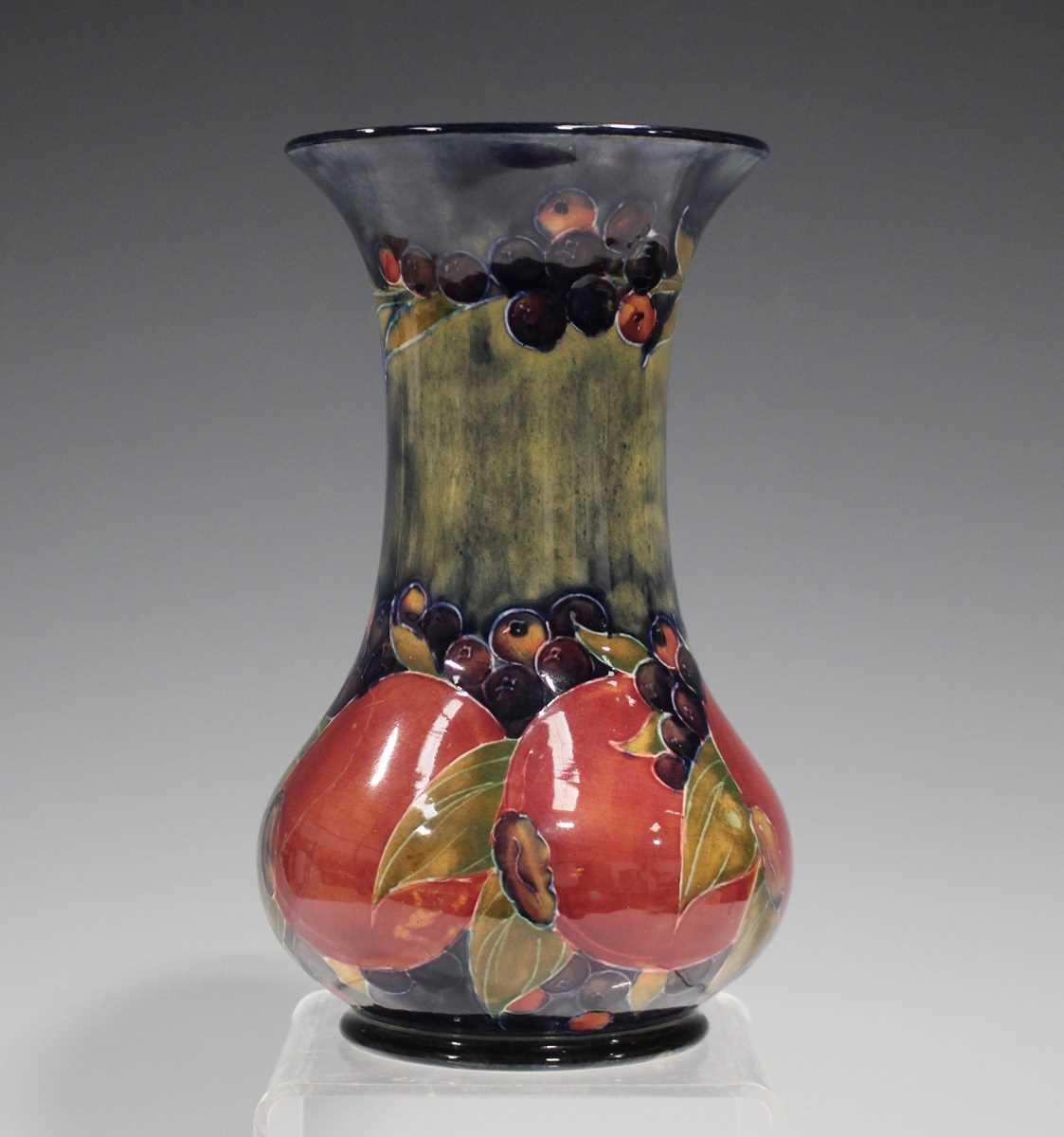 A Moorcroft Pomegranate pattern vase, circa 1920, impressed Cobridge factory mark to base with green - Image 2 of 5