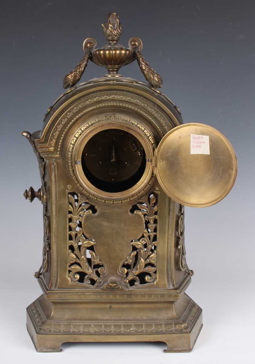 A late 19th century French brass cased mantel timepiece with eight day movement, the enamelled - Image 6 of 10