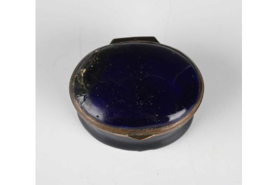 A group of seven late 18th century South Staffordshire and Bilston enamel patch boxes, one decorated - Image 29 of 32