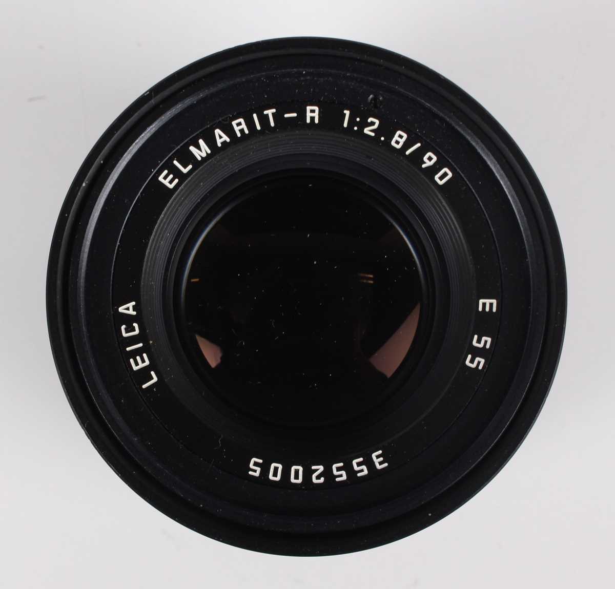 A Leica Elmarit-R 1:2.8/90 lens, No. 3552005. - Image 2 of 5