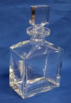 A good quality modern rectangular glass decanter with rectangular stopper,