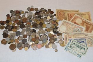 Various mixed GB and Foreign coins together with bank notes