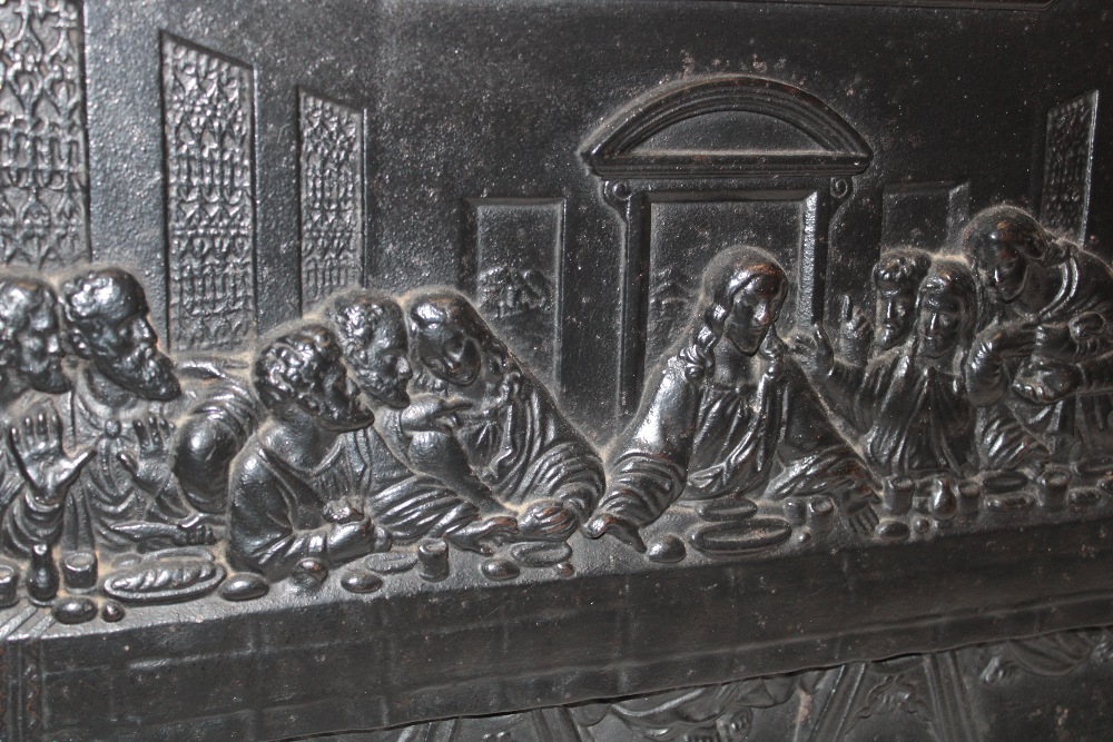 A cast-iron rectangular plaque decorated in relief with scenes from The Last Supper, - Bild 2 aus 2