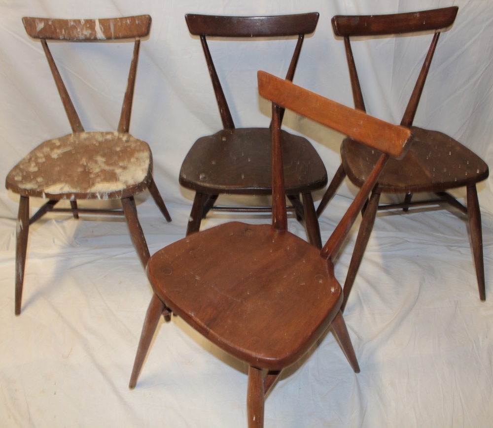 A 1960's Ercol pale elm circular dining table 35½" diameter (af) together with a set of four Ercol - Image 3 of 3