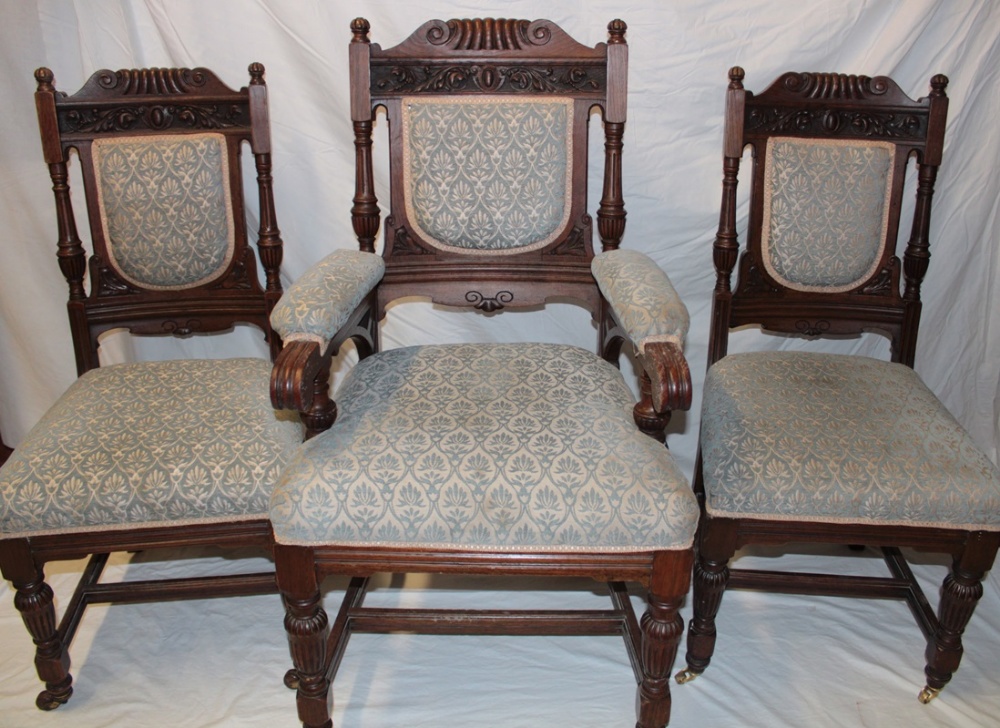 An oak dining suite comprising an oak refectory dining table 6' x 3' 4" on standard supports - Image 5 of 5