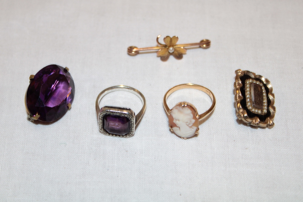 A 9ct gold dress ring set oval cameo portrait, dress ring set amethyst, pinchbeck mourning brooch,