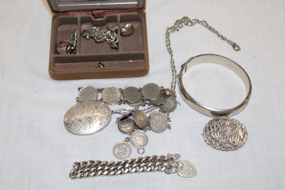 A selection of various silver and other jewellery including heavy silver chainlink bracelet,