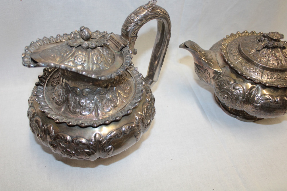An unusual George IV silver tea and coffee set comprising circular pedestal coffee pot with - Image 2 of 3