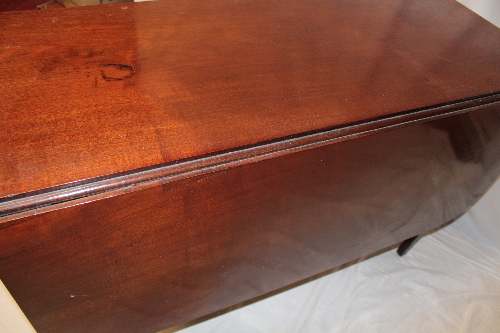 A 19th century mahogany rectangular drop-leaf dining table on square-shaped legs - Image 2 of 2