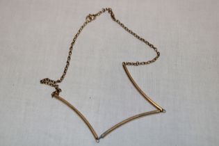 A 9ct gold chain-link and bar-link necklace (6.
