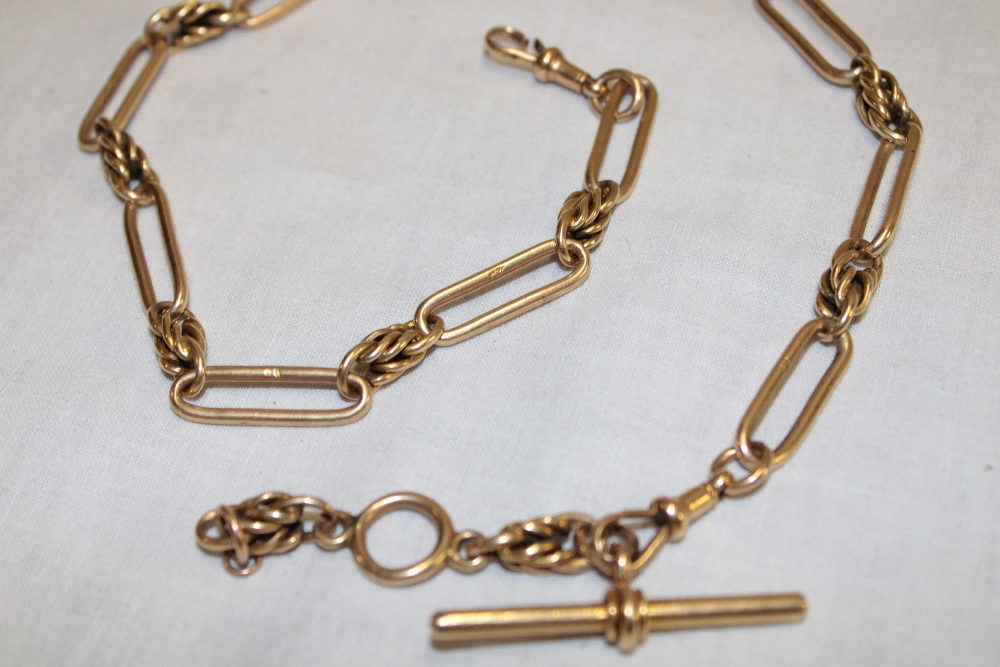 A good quality 18ct gold multi-link pocket watch chain with T-bar (87. - Image 2 of 2