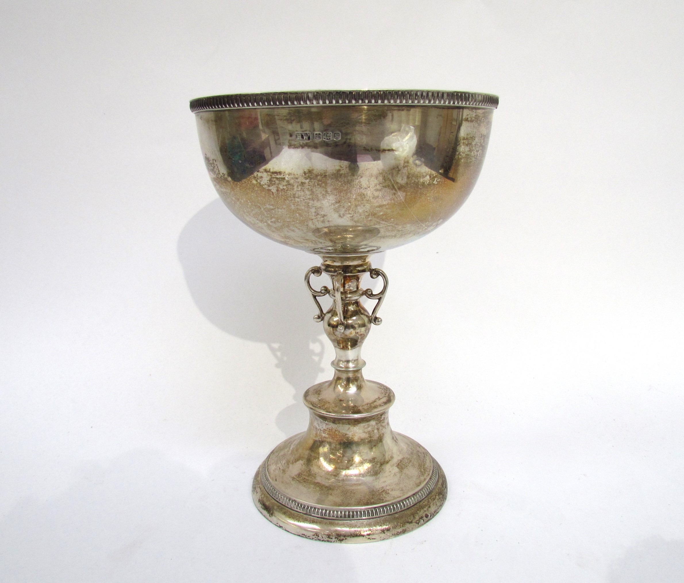 A Lee & Wigfall silver cup, Sheffield 1960, 24cm tall, 664g - Image 3 of 7