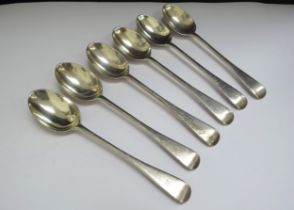 A set of six Robert Stebbings silver teaspoons, London 1913, 124g