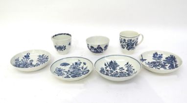A selection of Worcester crescent moon cups, saucers and a tea bowl (7)