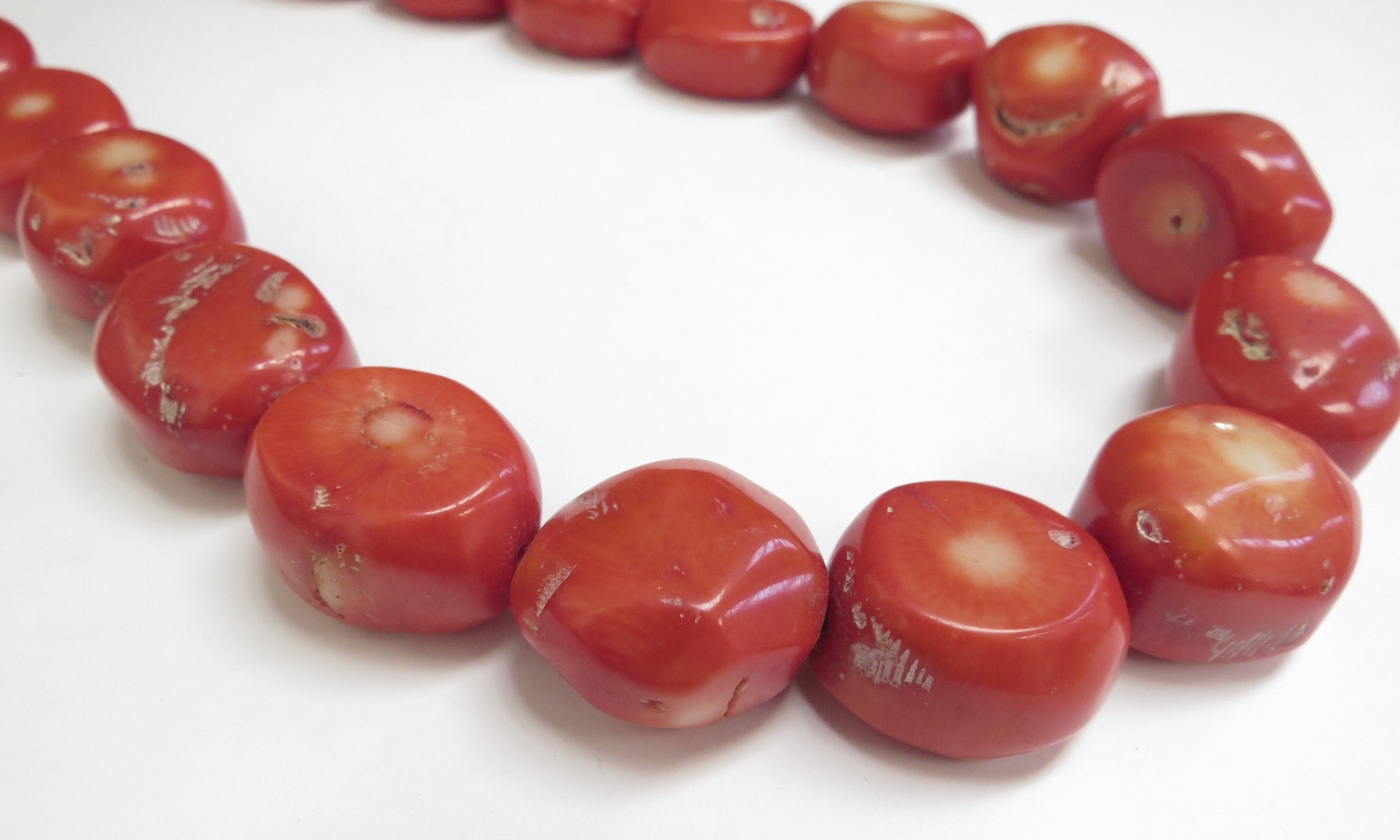 A coral necklace, each bead 2cm x 2cm approx, 46cm long - Image 2 of 2
