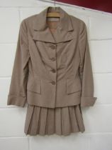 HARDY AMIES Grosvenor St London, late 1940's tailored "New Look" style wool suit. The skirt has