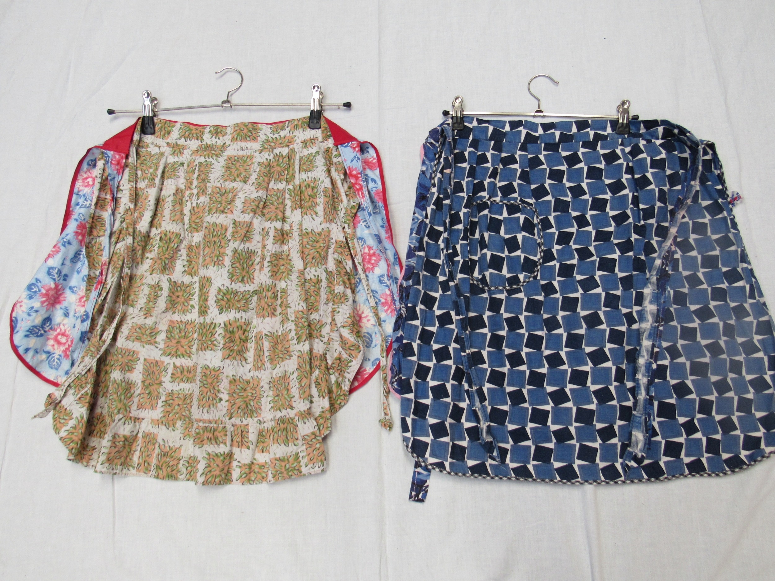 Three vintage cotton patterned waist pinnies - Image 2 of 2