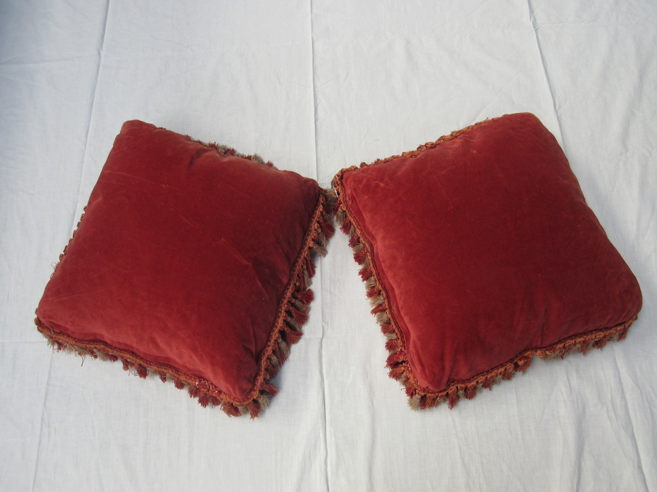 MARIANO FORTUNY: A pair of Fortuny fabric feather filled cushions in cream and coral, coronet - Image 2 of 2