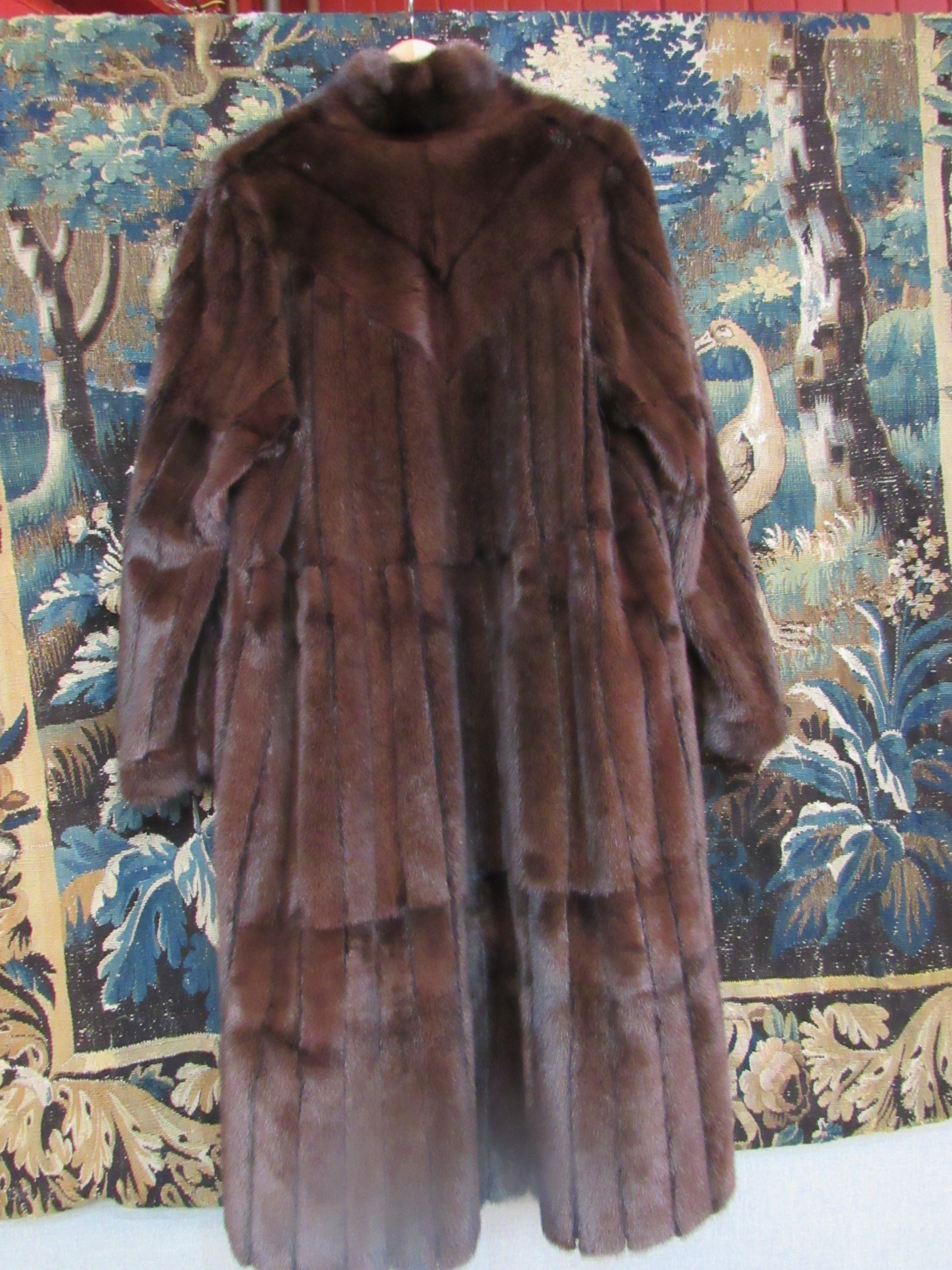 A dark brown Mink and Suede reversible coat, the pelts are of a fabulous quality, the coat is - Image 2 of 3