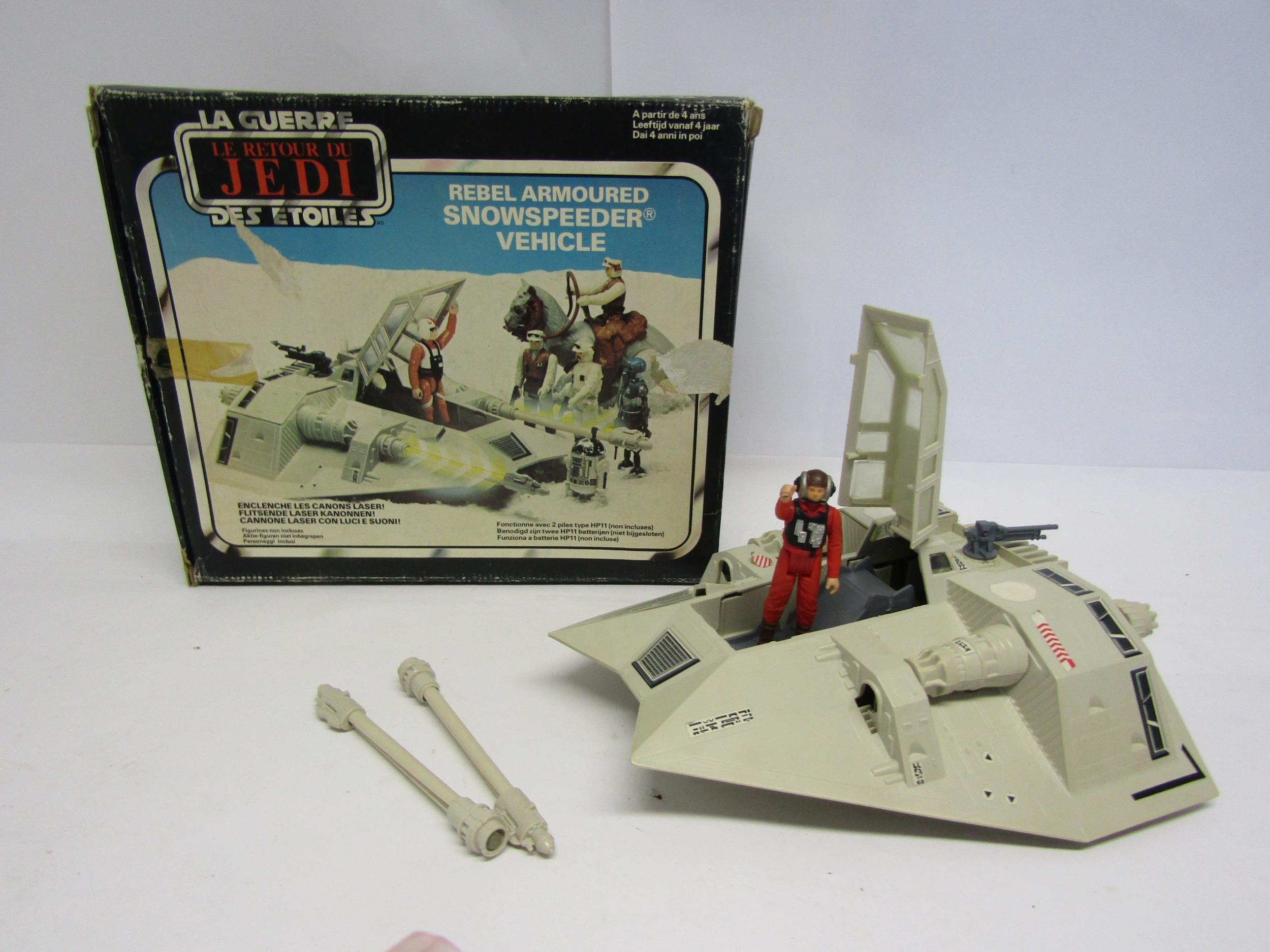 A vintage boxed Palitoy Star Wars Return Of The Jedi Rebel Armoured Snowspeeder Vehicle with two