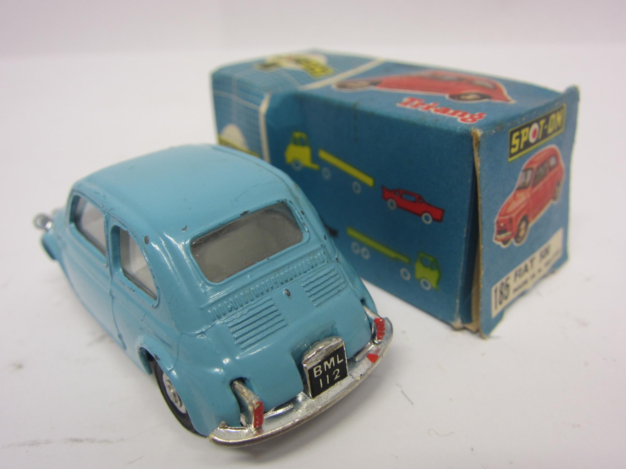 A Triang Spot-On 185 diecast model Fiat 500 in light blue, white interior with black plastic - Image 5 of 5