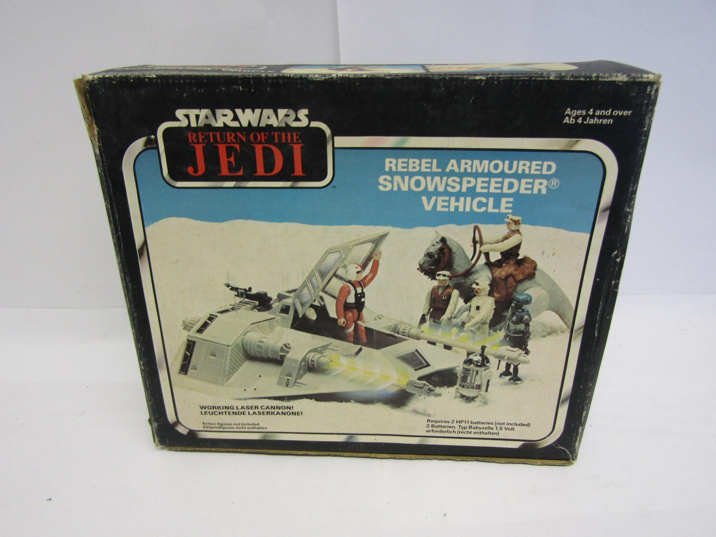 A vintage boxed Palitoy Star Wars Return Of The Jedi Rebel Armoured Snowspeeder Vehicle with two - Image 7 of 7