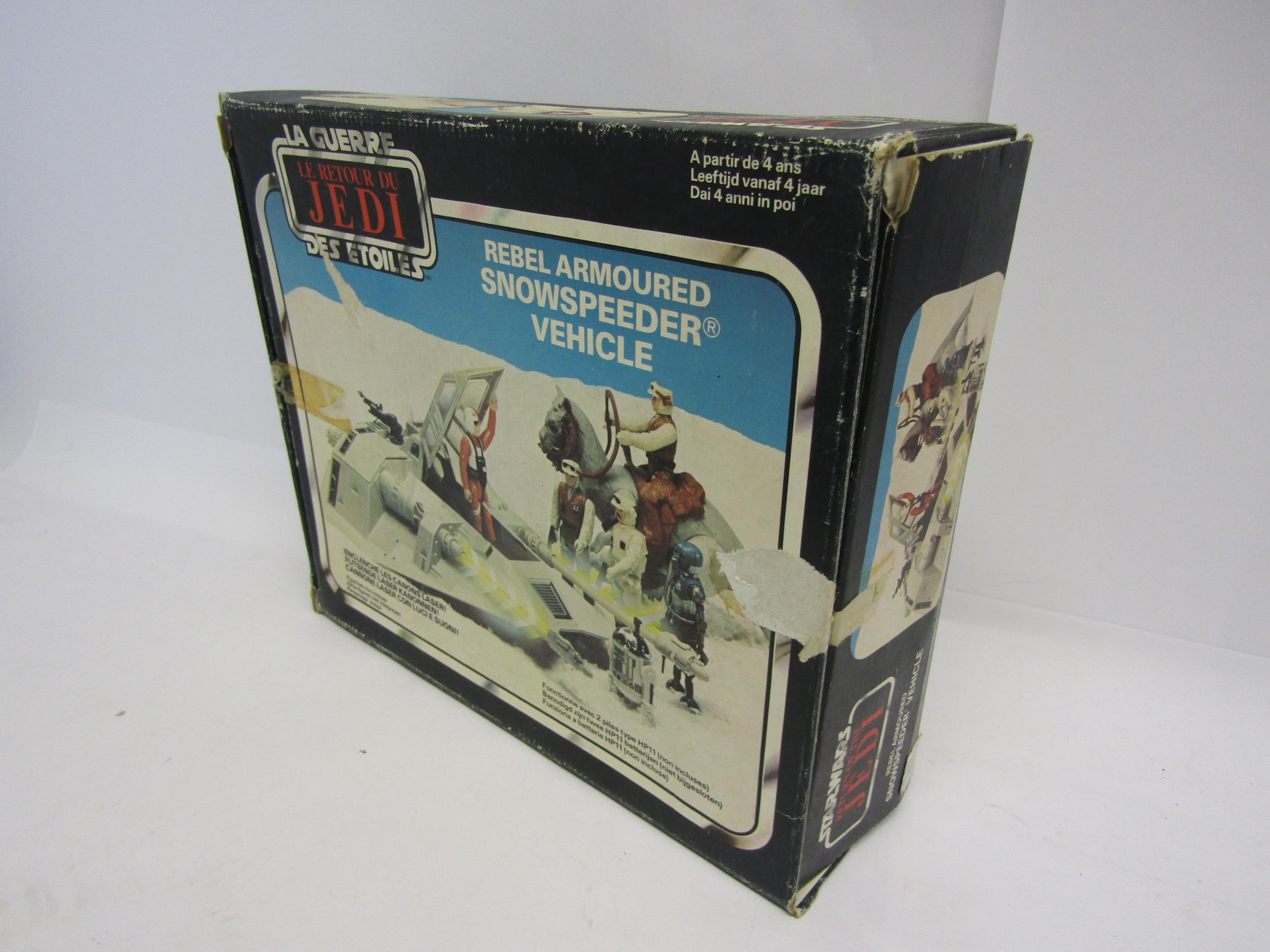 A vintage boxed Palitoy Star Wars Return Of The Jedi Rebel Armoured Snowspeeder Vehicle with two - Image 5 of 7