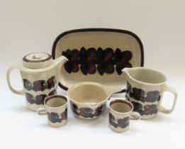 Arabia Pottery - Six pieces of 1970s 'Ruija' dinnerware including serving dish, large jug, two