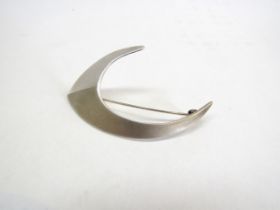 A Modernist silver 'Arc' brooch, hallmarks for London 1968 Fred Manshaw
