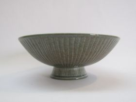 Norman Wilson for Wedgwood - A studio pottery pedestal bowl with vertical line detail and mottled