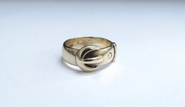 A 9ct gold buckle ring. Size K, 4.5g