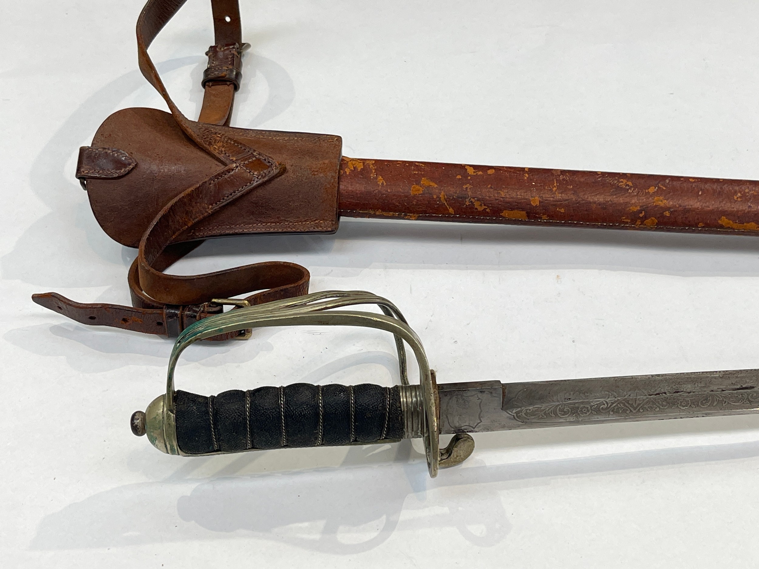 A George V 1821 pattern Royal Artillery officer's sword with leather field scabbard - Image 2 of 4