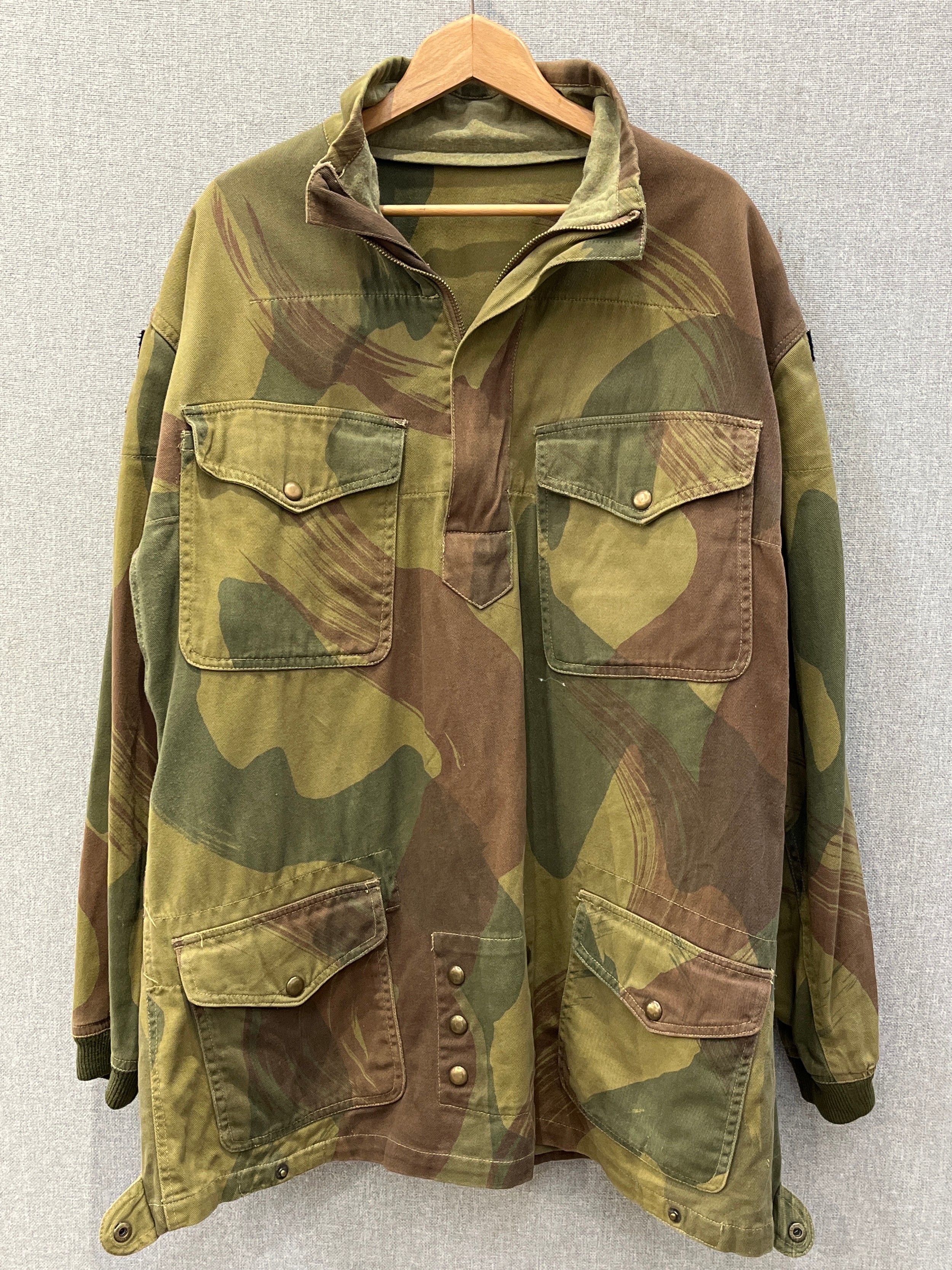 A WWII Airborne Division Denison Smock by John Gordon & Co., dated 1944, size 7, half-zip,