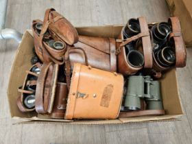 A boxed of mixed binoculars including Zeiss Jenoptem and Bino Prism No. 5 (a/f)