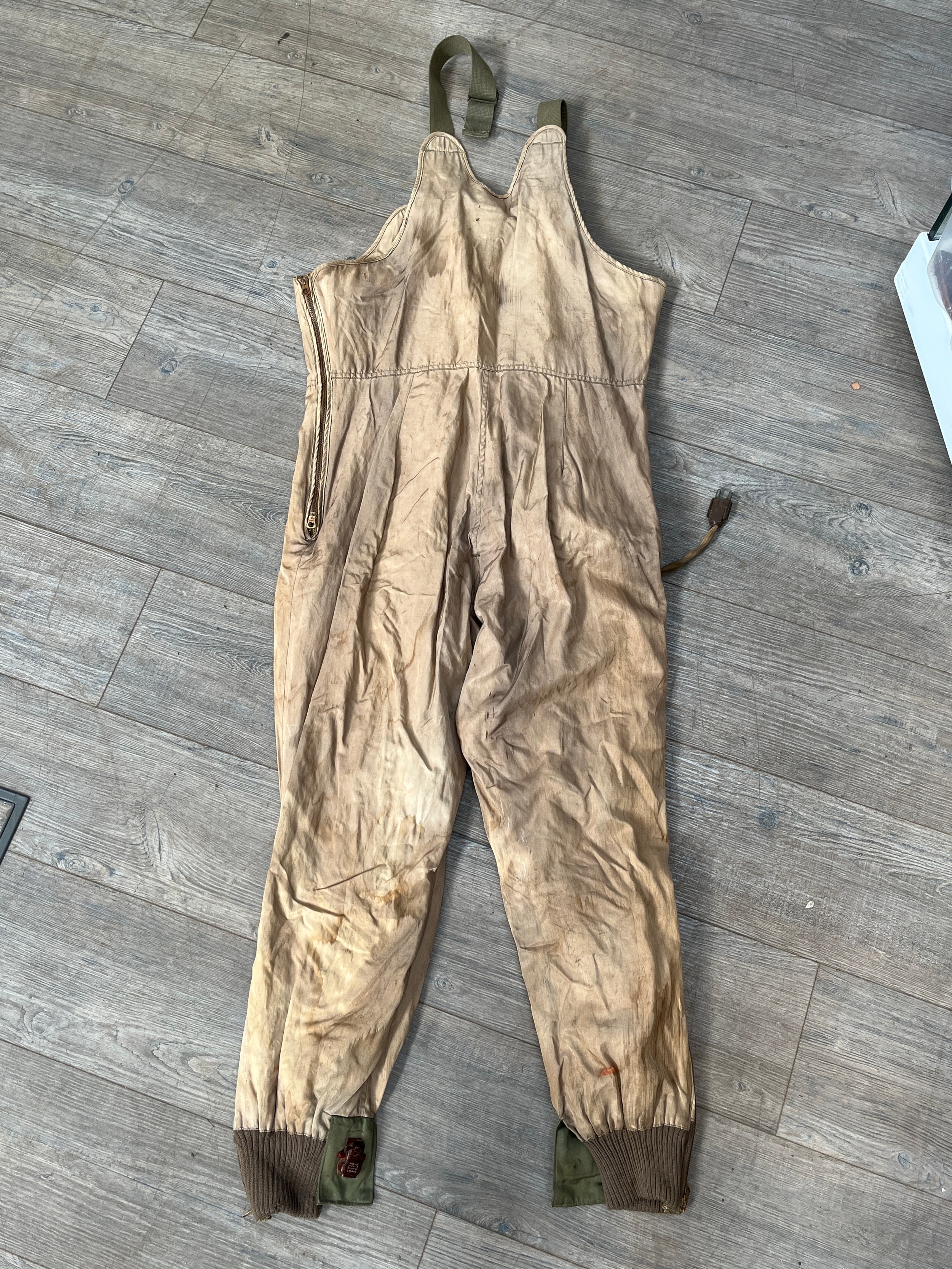 A pair of WWII USAAF General Electric Heated Flying trousers for Type F-3A suit - Image 3 of 3