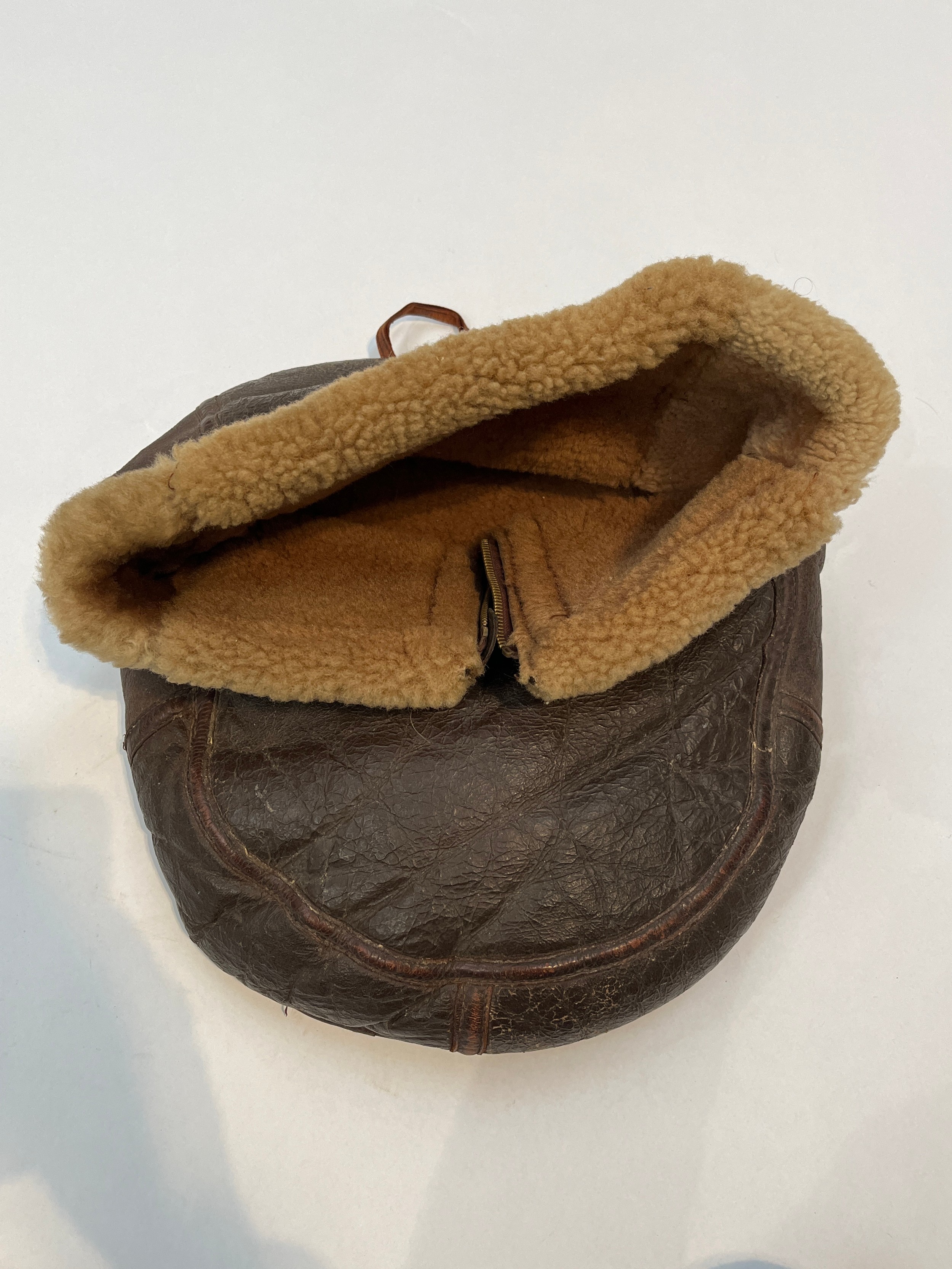 A scarce WWII RAF foot warmer, sheepskin and leather, possibly Irvin - Image 2 of 2