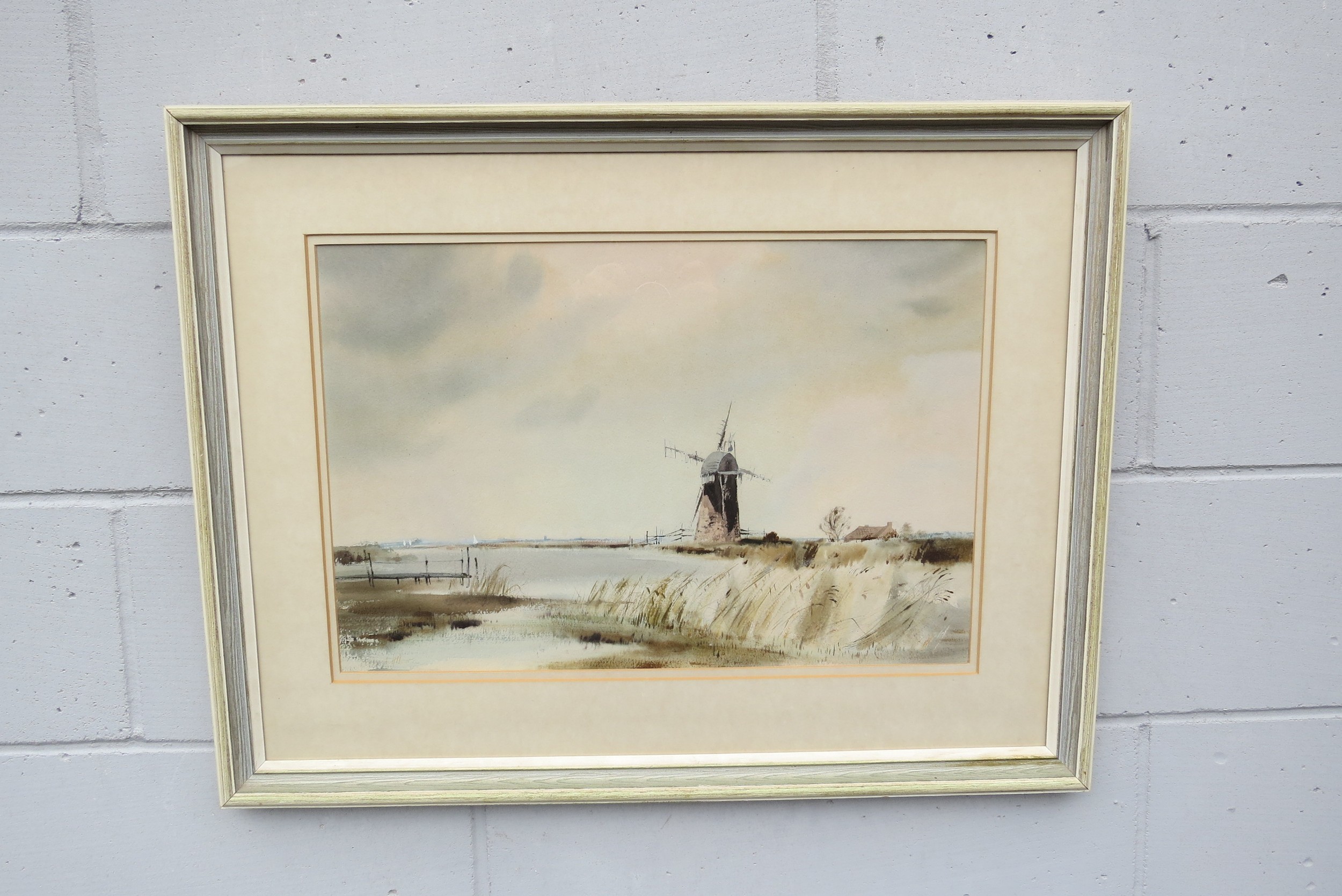 LESLIE L. HARDY MOORE (1907-1997) : A framed & glazed watercolour, Broads scene depicting