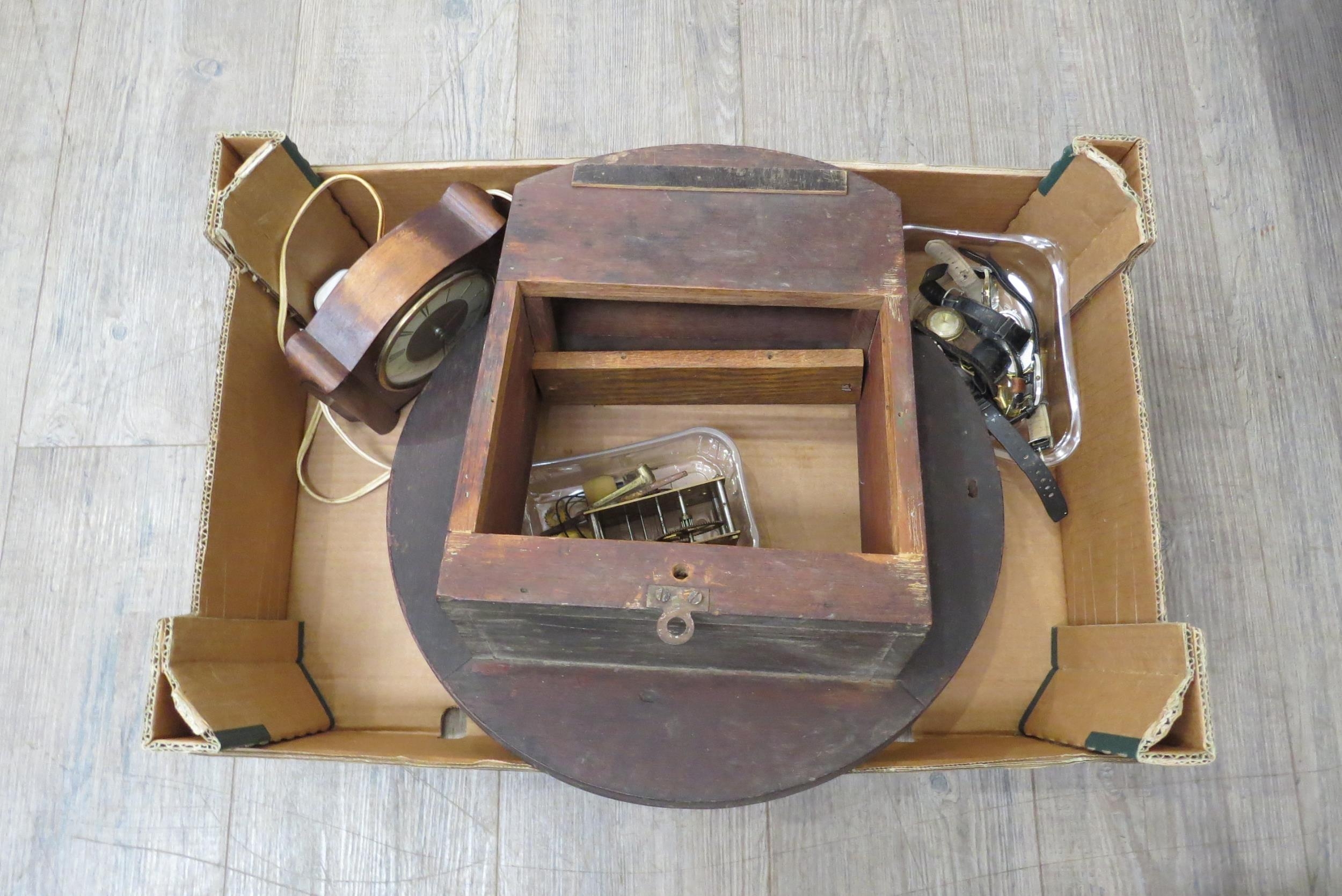 Four boxes of mixed clock parts incluyding cases, movements, wristwatches, etc. - Image 4 of 5