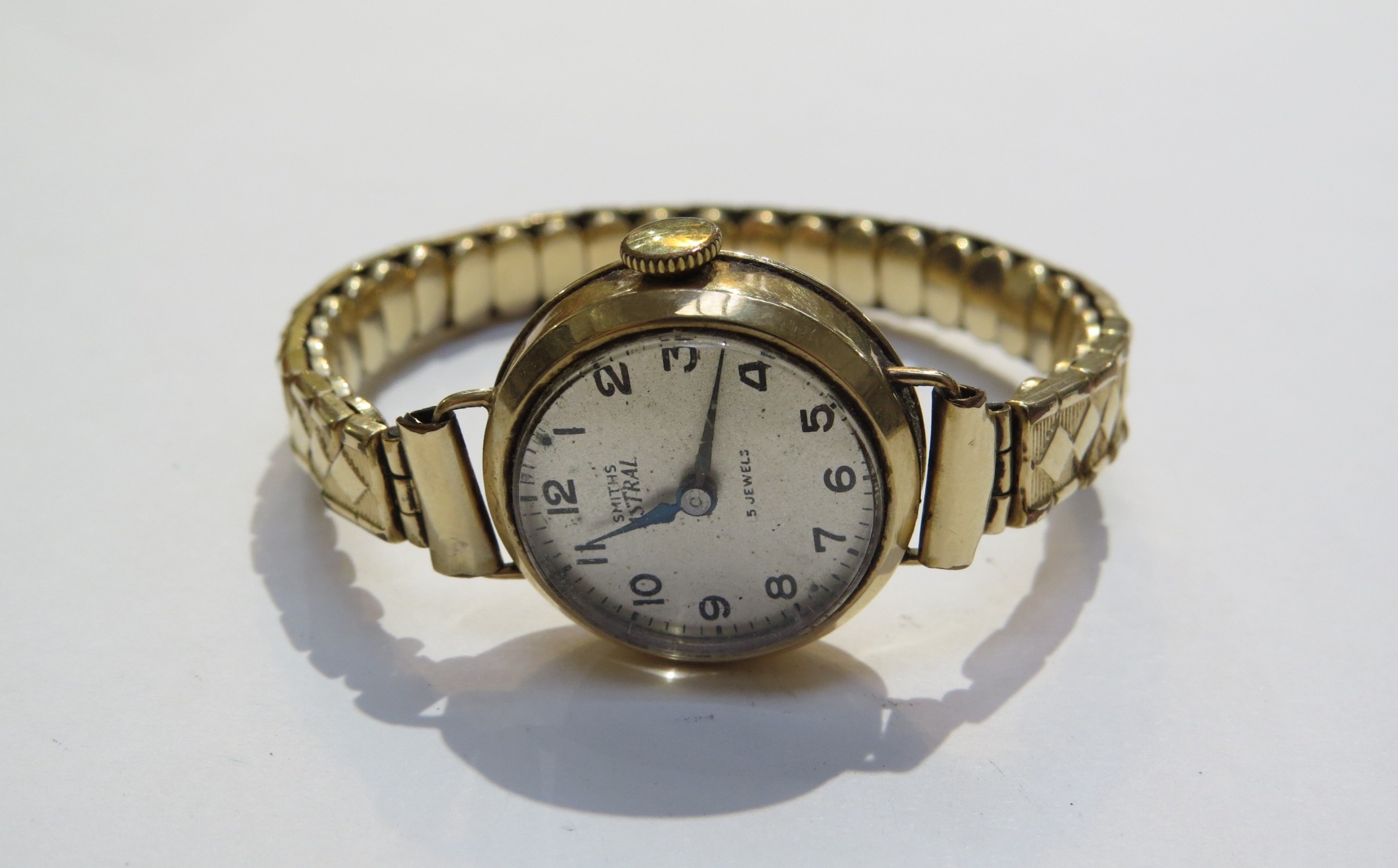 Two 9ct gold cased Smiths Astral ladies wristwatches, one on leather strap, other on 9ct gold - Image 5 of 8