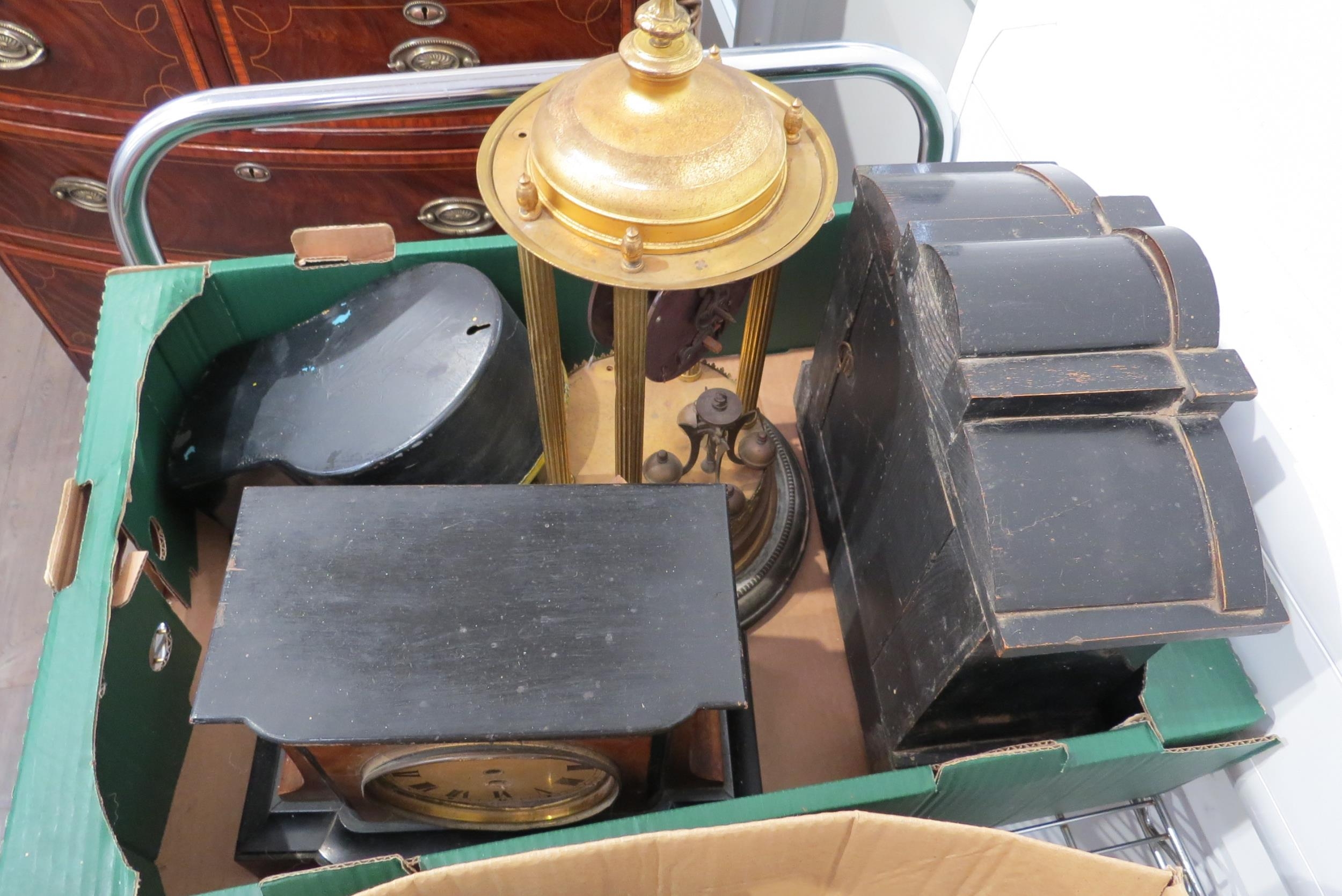 Four boxes of mixed clock parts incluyding cases, movements, wristwatches, etc. - Image 2 of 5