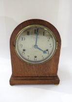 A Mappis & Webb London early 20th Century Westminster chime mantel clock striking on gong in light