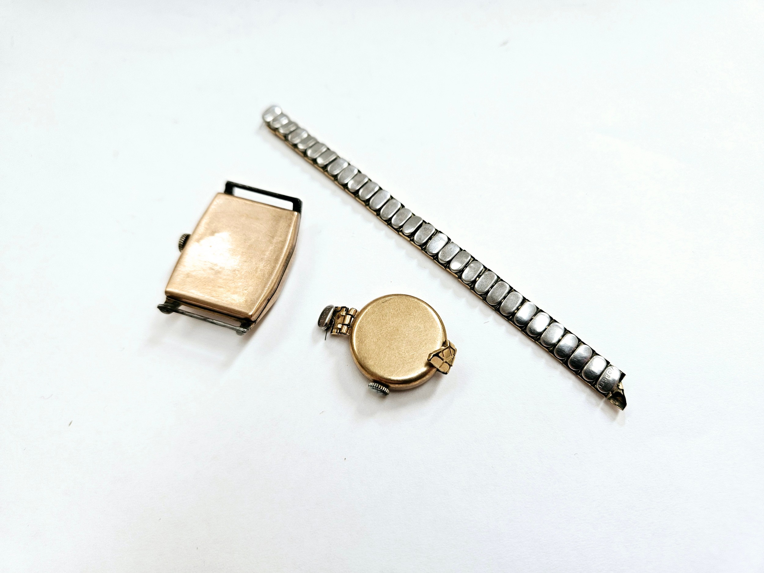 A cased 9ct gold Pinnacle ladies wristwatch (strap a/f) and another 9ct gold wristwatch (no - Image 2 of 3