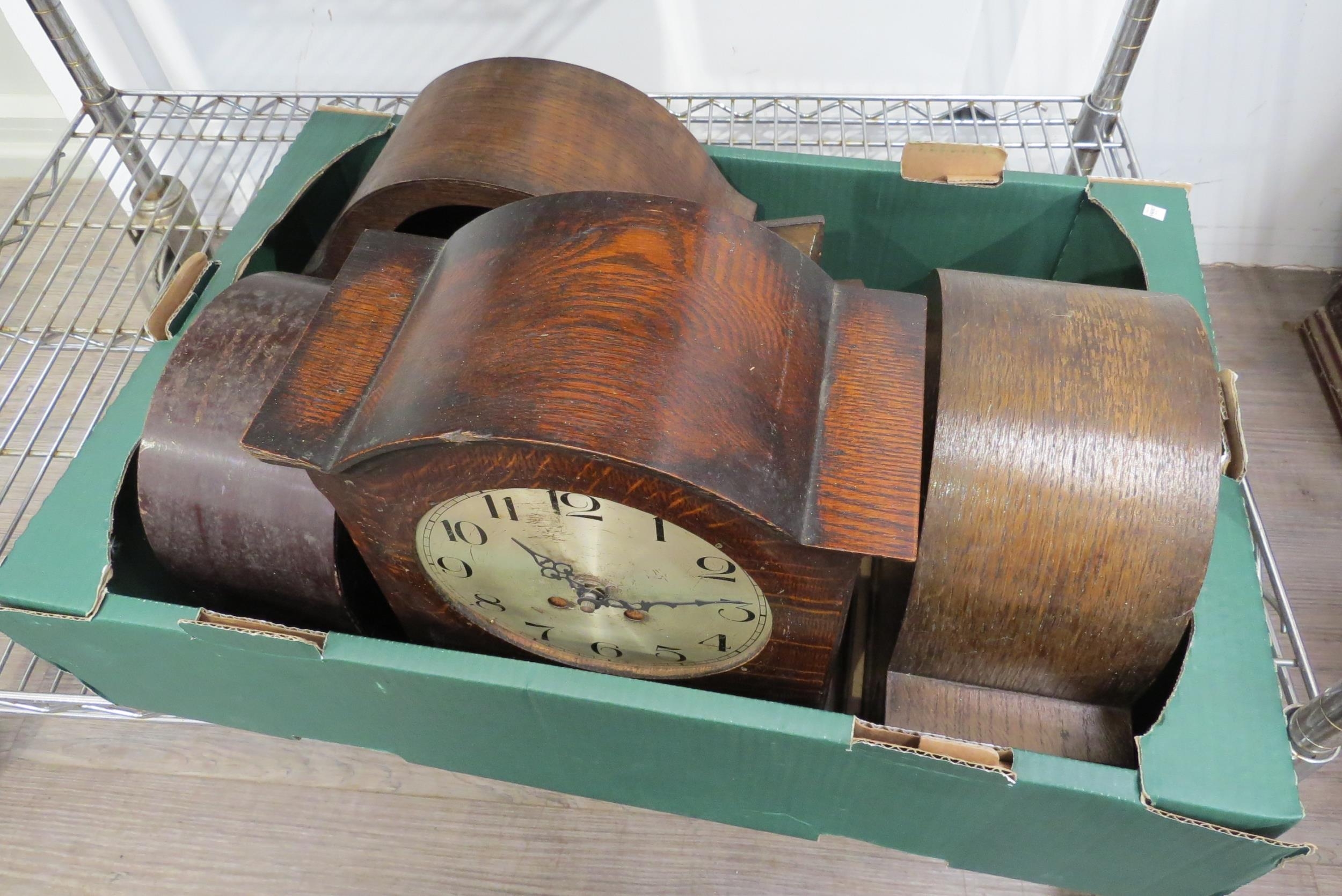 Four boxes of mixed clock parts incluyding cases, movements, wristwatches, etc. - Image 5 of 5