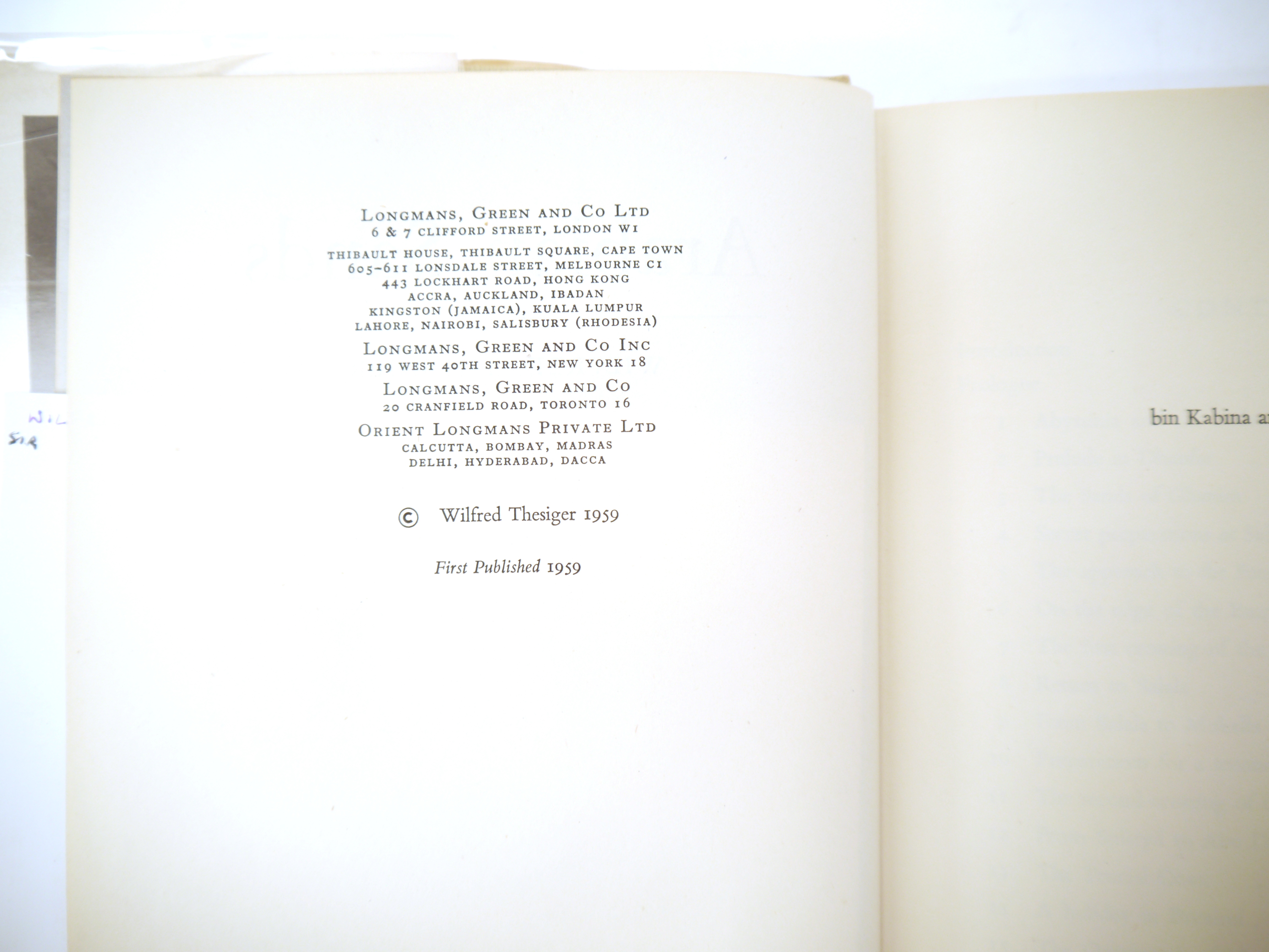 Wilfred Thesiger: 'Arabian Sands', London, Longmans, 1959, 1st edition, card signed by Thesiger in - Image 3 of 7